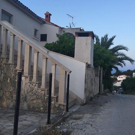 Apartment Mirela Supetar Exterior photo